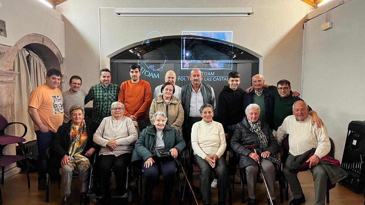 Lleno total para el estreno del documental «Pol tiempu las castañas», broche de oro a las Xornadas Etnográficas del Rural Asturianu en Grado