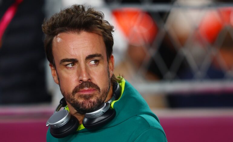 La foto viral del ‘cuello de toro’ de Fernando Alonso: «Pásame el filtro»