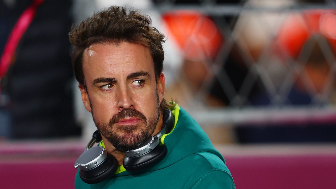 La foto viral del ‘cuello de toro’ de Fernando Alonso: «Pásame el filtro»