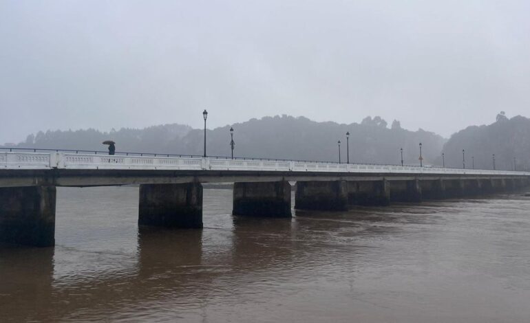 La delegada del Gobierno convoca a todos los grupos municipales tras pedir el alcalde una reunión sobre el puente de Ribadesella