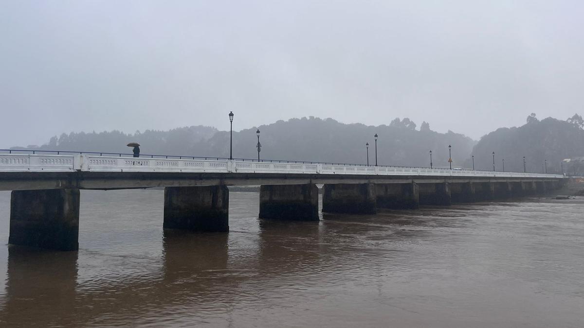 La delegada del Gobierno convoca a todos los grupos municipales tras pedir el alcalde una reunión sobre el puente de Ribadesella