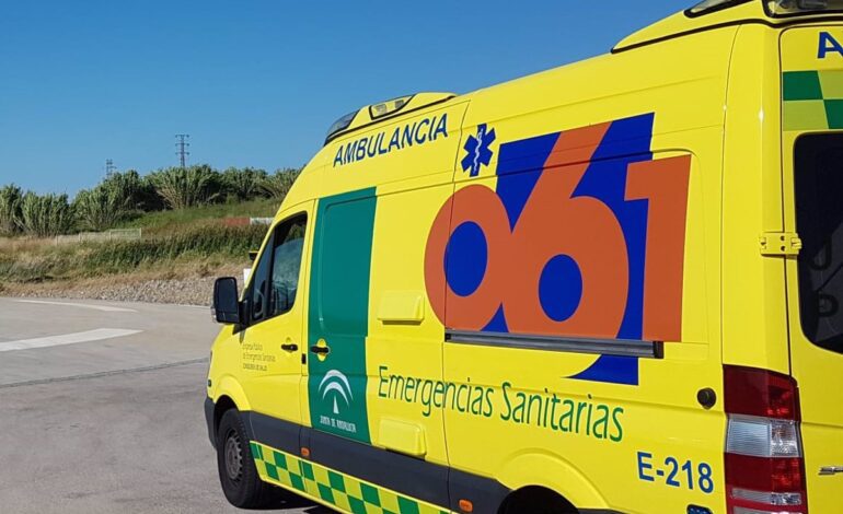 Muere una persona en una colisión entre dos turismos en la carretera de Barbate (Cádiz)