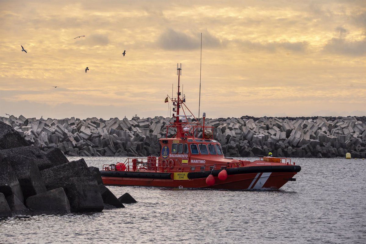 Interceptado el quinto cayuco del año en Canarias con 59 subsaharianos en las proximidades de La Estaca (El Hierro)