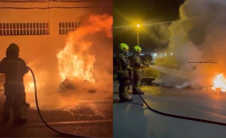 Los bomberos extinguen varios incendios simultáneos en contenedores de Alicante