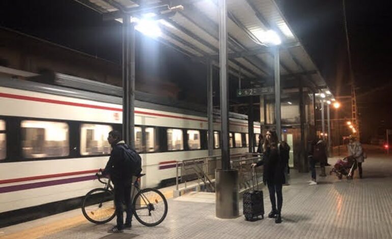 Investigan el fallecimiento de un hombre tras ser arrollado por un tren de Cercanías en Alfafar