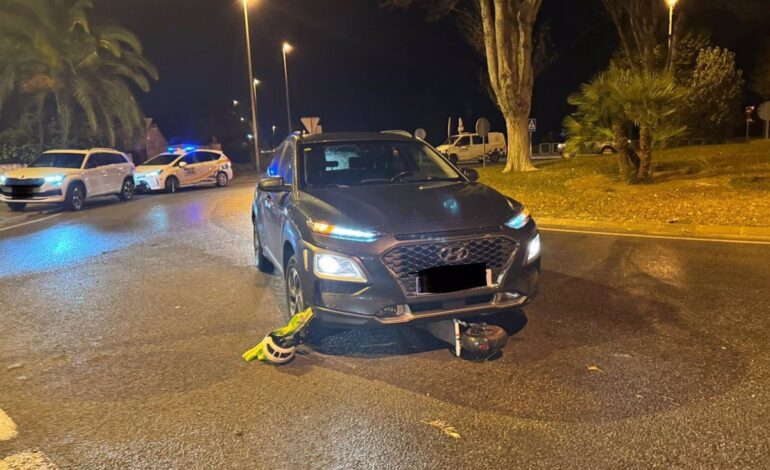 Herido el conductor de un patinete tras ser atropellado por un coche en Alcúdia