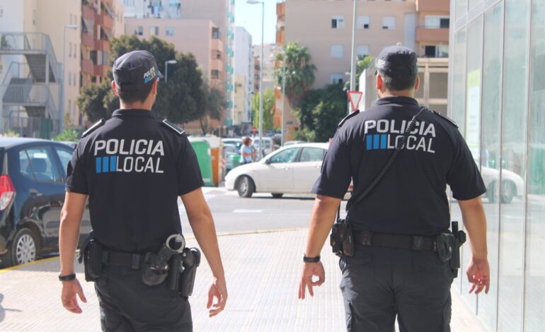 Detenido en Ibiza un joven por amenazar y maltratar a su pareja en plena calle