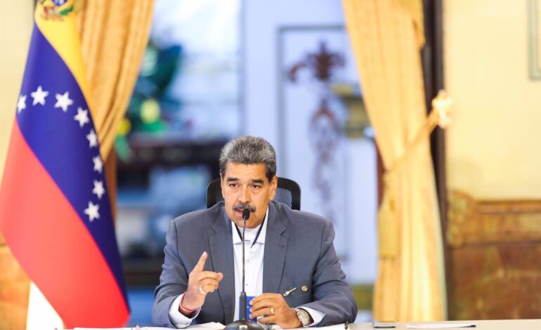 Maduro promete impulsar una «gran reforma constitucional» a partir de la toma de posesión el viernes