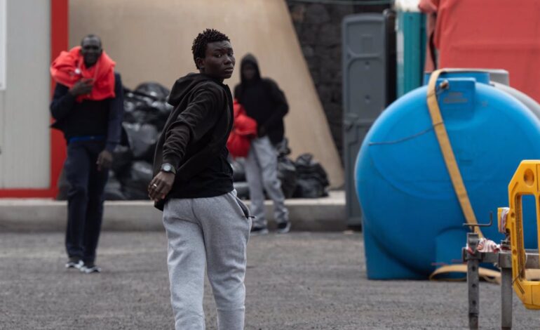 Arriban 185 inmigrantes a bordo de tres pateras a la isla de El Hierro