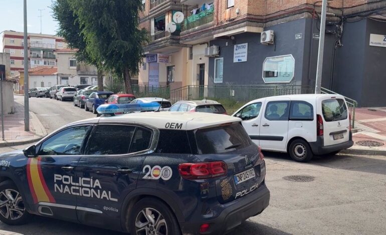 Dos detenidos por robar una frutería con el método del ‘alcantarillazo’ en Parla