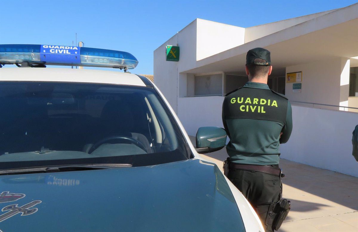 Detenido en Formentera por golpear vehículos e intentar huir en uno sin carnet