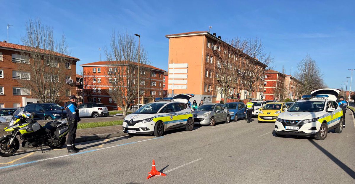 Herida una motorista de 32 años tras colisionar con un turismo en Santander