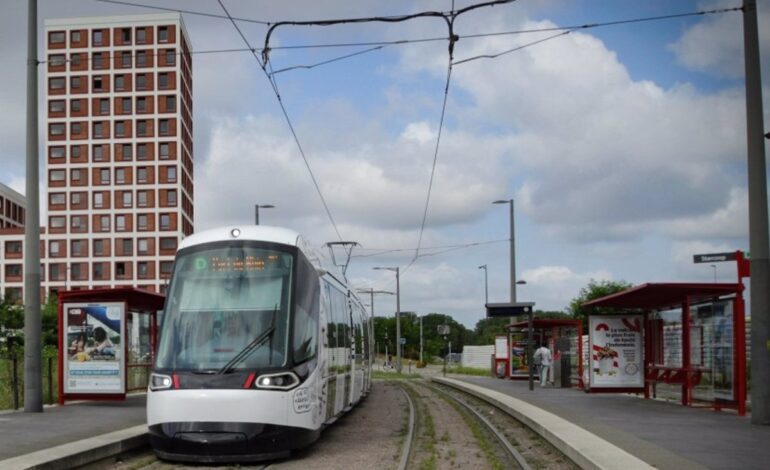 Medio centenar de heridos tras el choque frontal de dos tranvías en Estrasburgo