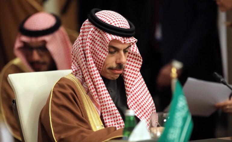 Arabia Saudí cierra la reunión internacional sobre Siria pidiendo el levantamiento de las sanciones