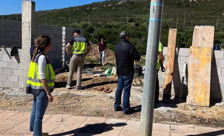 Detenido un empresario en La Línea (Cádiz) por delitos contra los trabajadores y favorecer la inmigración ilegal