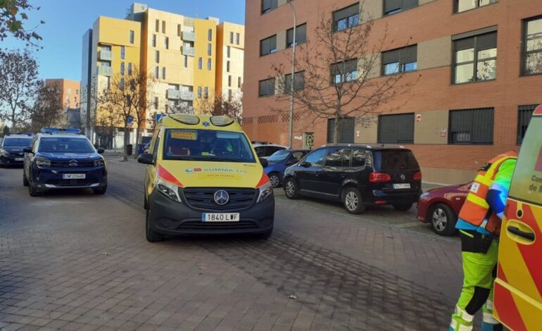 Herido grave un hombre con un disparo en la cabeza en un domicilio en Vallecas