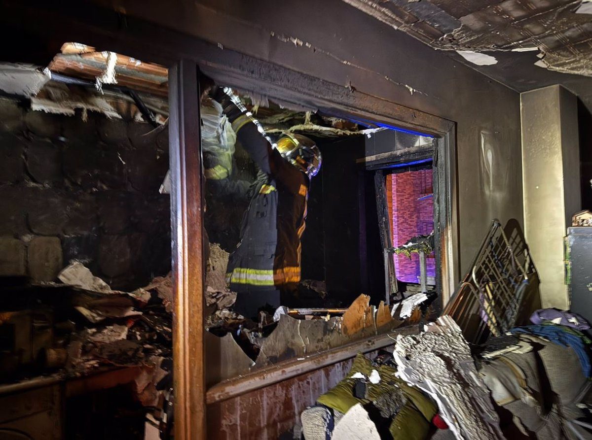 Once personas atendidas por un incendio en un edificio en Majadahonda