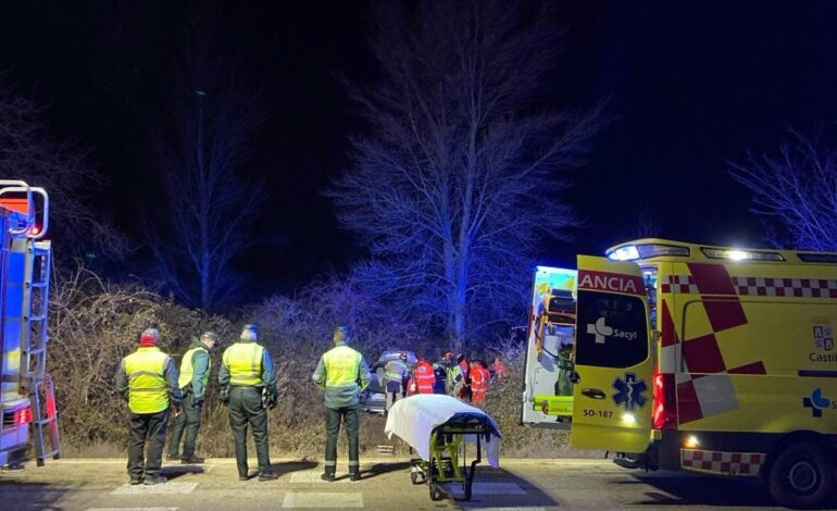 Un fallecido y un herido en la salida de vía de un turismo en Almenar de Soria