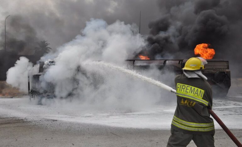 Una explosión de un camión cisterna deja más de 50 muertos en el centro de Nigeria