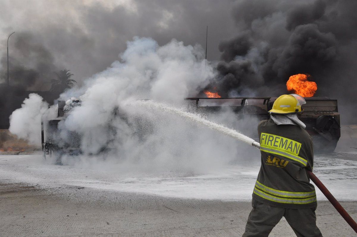 Una explosión de un camión cisterna deja más de 50 muertos en el centro de Nigeria