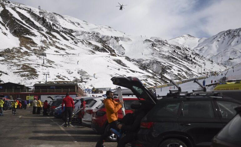 Astún reabre a excepción del telesilla Canal Roya, donde la Guardia Civil investiga las causas del accidente