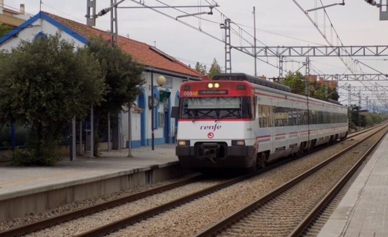 Fallece una persona arrollada por un tren al cruzar por un paso no autorizado en Vila-real