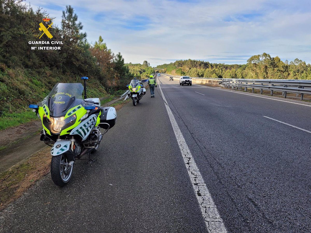 La Guardia Civil detecta a un conductor circulando por la A-8 a 190 km/h bajo los efectos de alcohol y droga