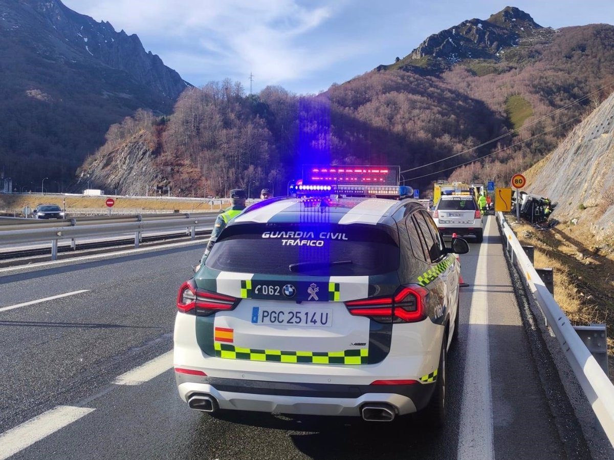 Muere el camionero accidentado en la autopista del Huerna