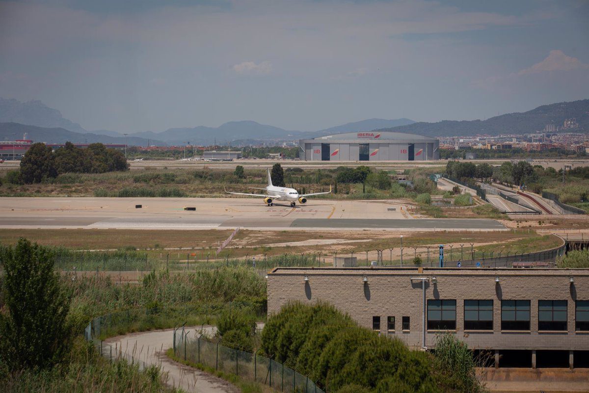 12 heridos en un accidente de bus en uno de los viales del Aeropuerto de Barcelona