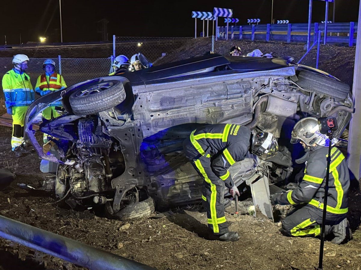 Muere una joven de 15 años al salirse de la vía el coche en el que viajaba en la A2 en Alcalá de Henares