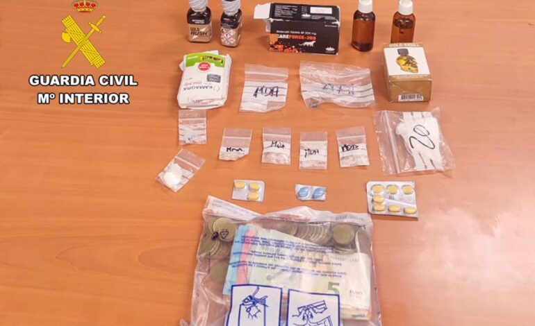 Detienen a un conductor en Calvià con drogas, viagras y casi 800 euros en efectivo