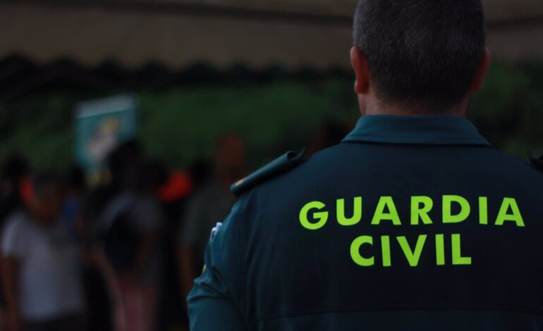 La Guardia Civil detiene a un joven y realiza 30 denuncias en un operativo contra el tráfico de drogas en Lanzarote