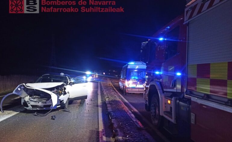 Tres heridos leves tras colisionar tres vehículos en Tafalla