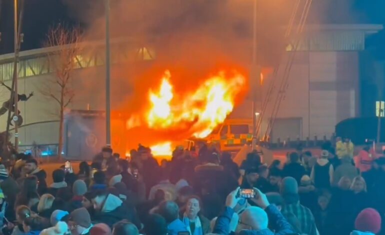 Fuego en el estadio del Manchester City antes del partido ante el Brujas