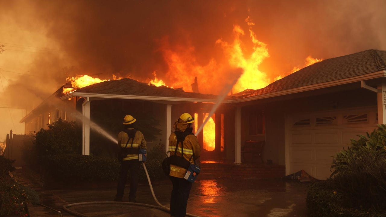 Ben Affleck, Jennifer Aniston, Anthony Hopkins… estos son algunos famosos que han perdido su casa en el incendio de Los Ángeles