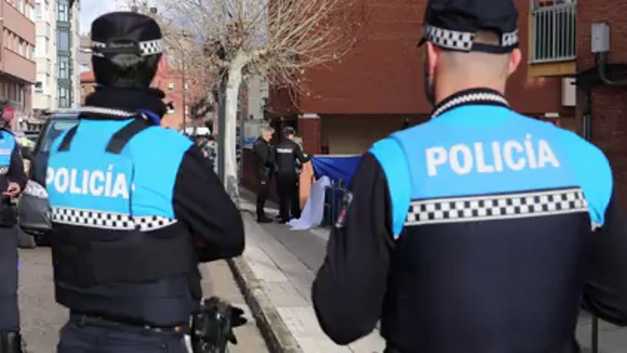 Un joven de 15 años mata a su padre a puñaladas en plena calle en Palencia