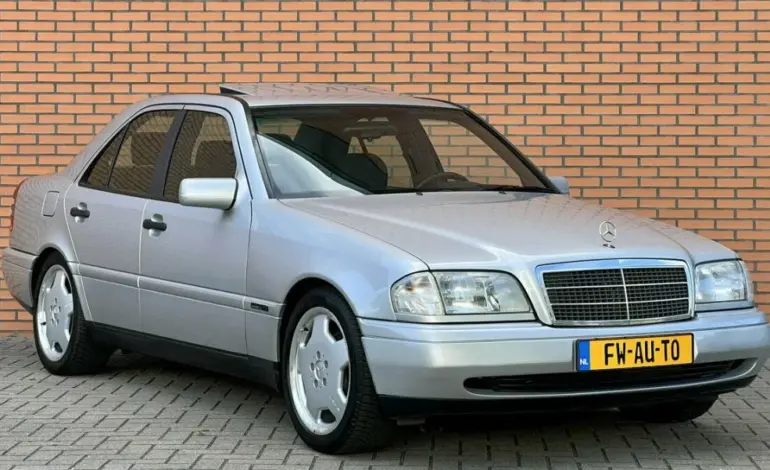 El Mercedes-Benz de 30 años que compras en Wallapop por 1.000 euros y que promete diversión