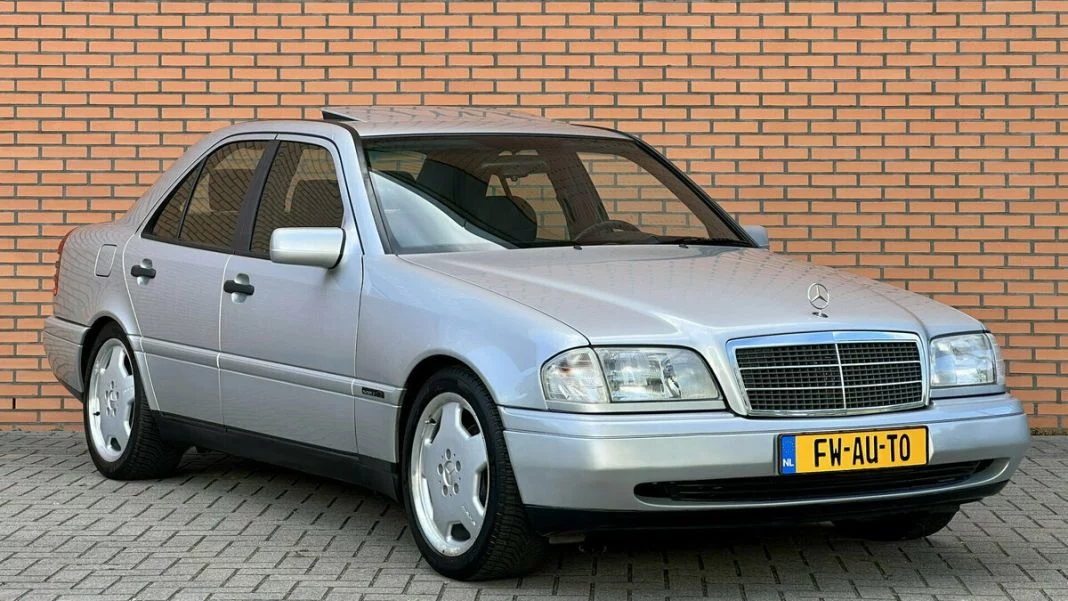 El Mercedes-Benz de 30 años que compras en Wallapop por 1.000 euros y que promete diversión