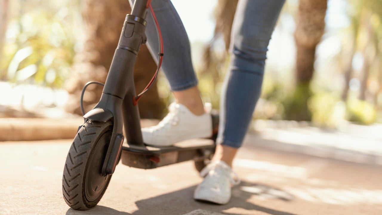 Un patinete hace que un juez cambie el régimen de visitas de un progenitor en Alicante