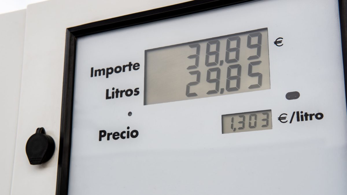 ¿Cómo arrancan el 2025 los precios de la gasolina y el diésel?