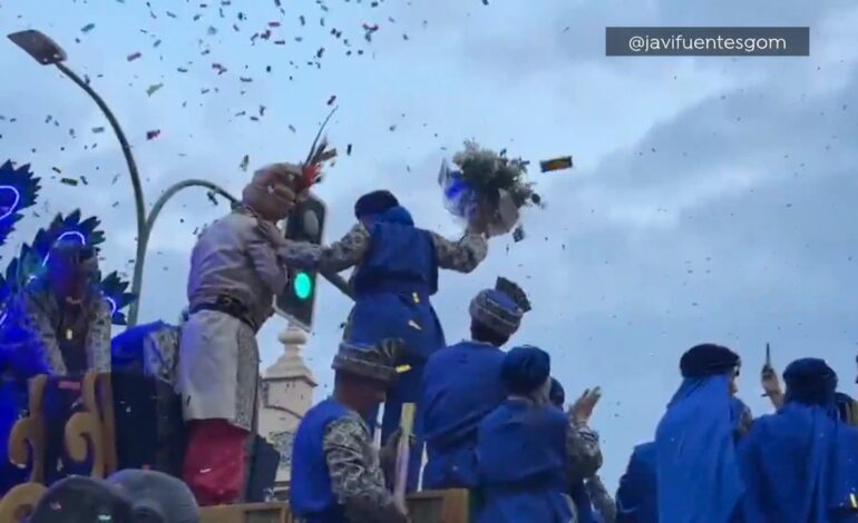 Motín por falta de caramelos, pedida de mano y estampida de bueyes, las anécdotas de la cabalgata de reyes