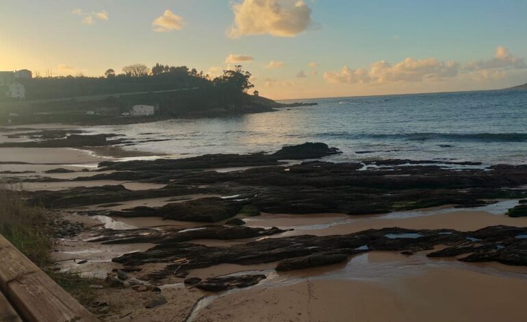 Investigan la aparición de una mujer fallecida en una playa en Porto do Son, A Coruña