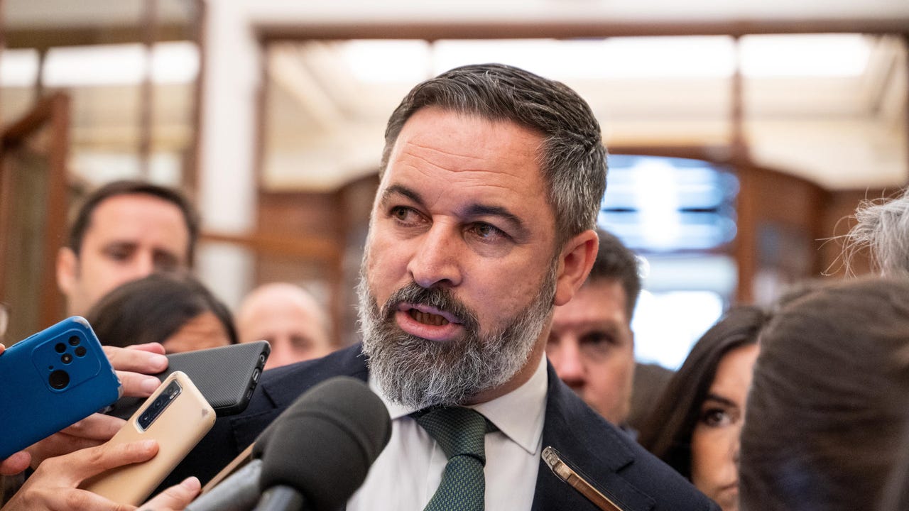 Santiago Abascal asegura que votaría junto al PP y a Junts una moción de censura contra Pedro Sánchez