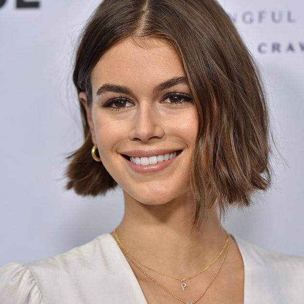 Kaia Gerber con corte de pelo bob en la textura