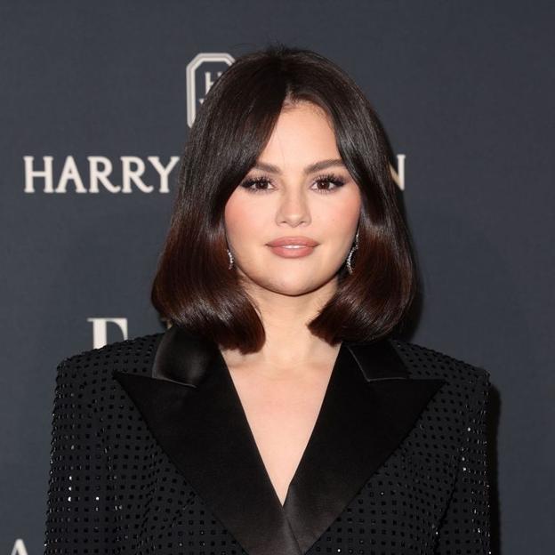 Selena Gomez con corte de pelo bob por clavículas