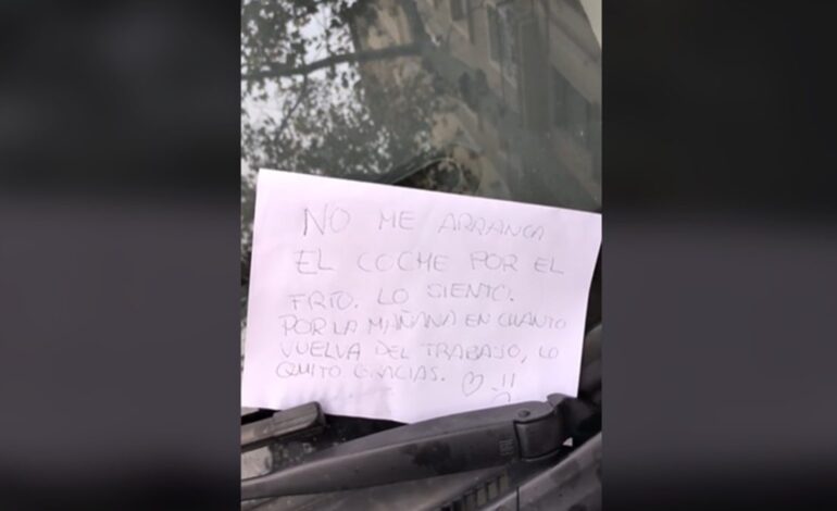 No le arrancó el coche por el frío, deja un cartel y lo que sucede después no se lo esperaba