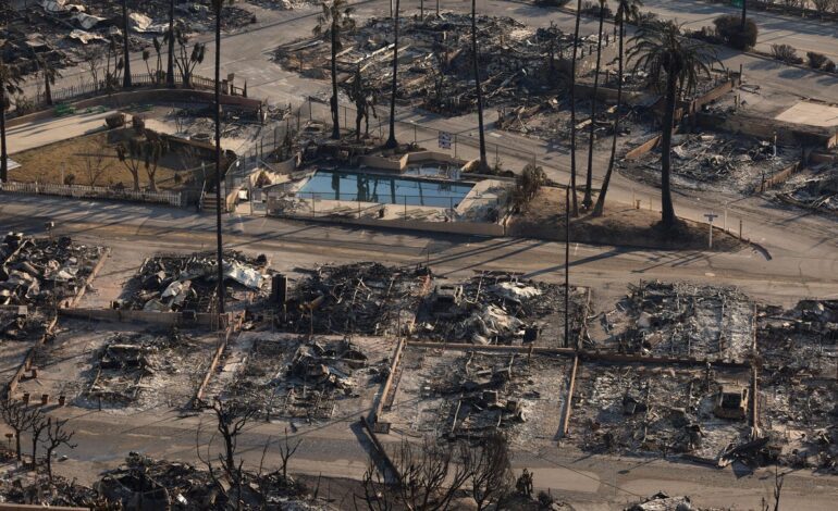 las llamas han destruido casas y mansiones millonarias