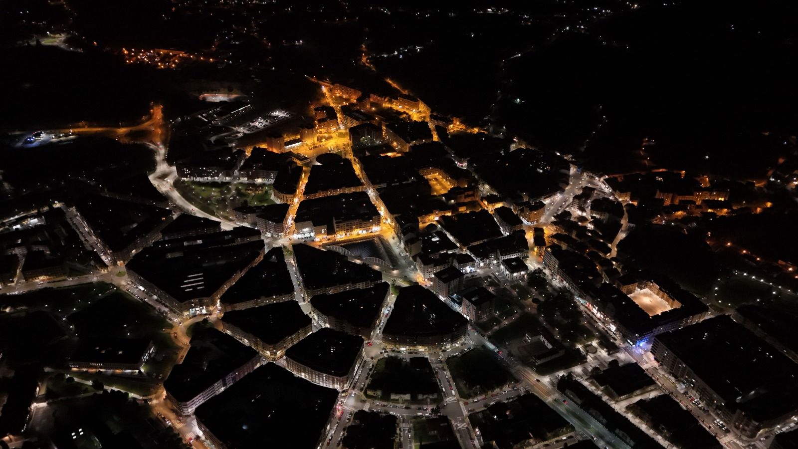 En imágenes, Pola de Siero, en la vista nocturna de la noche