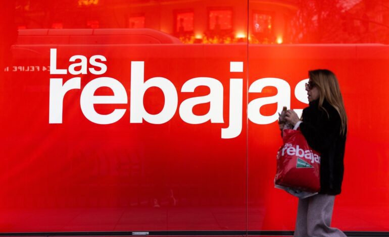 Cuatro de cada diez españoles han gastado menos de 100 euros en las rebajas de invierno