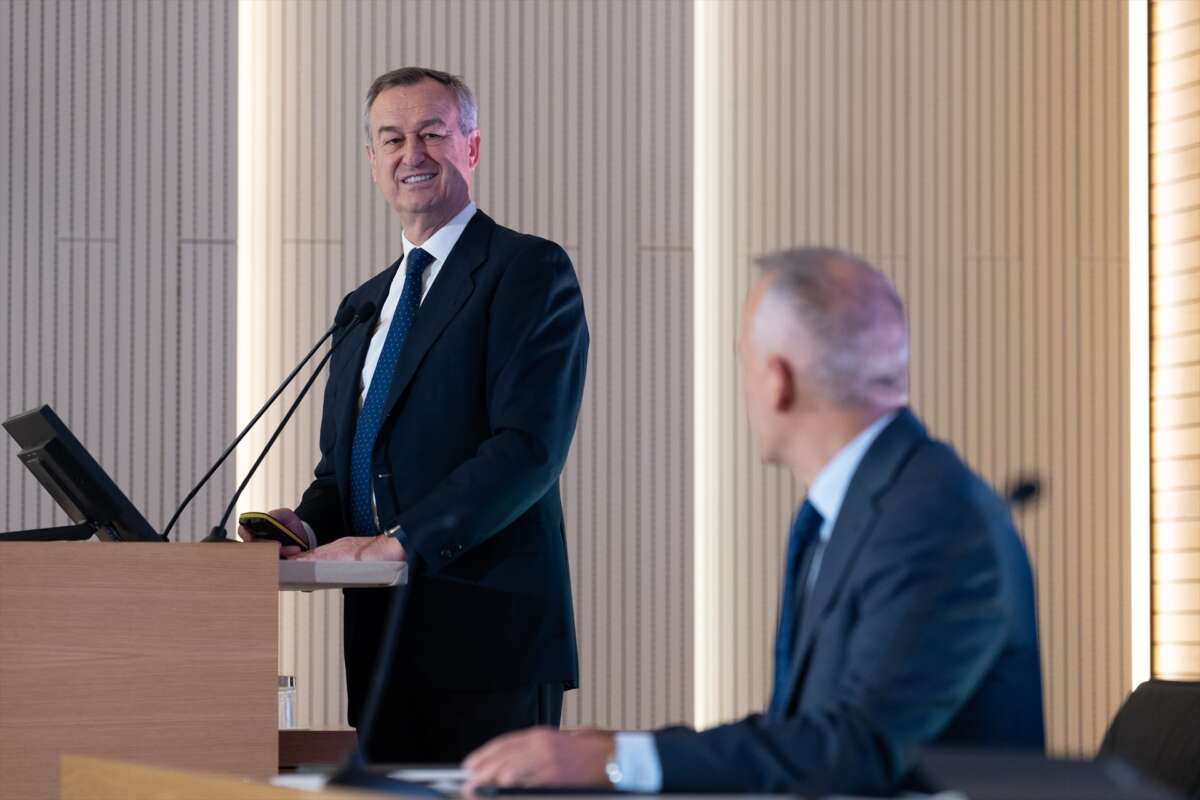 (Id) El CEO de Banco Sabadell, César González-Bueno y el director financiero, Sergio Palavecino, durante una conferencia de prensa para presentar los resultados de 2024, en las oficinas de Banco Sabadell, el 7 de febrero de 2025, en Madrid (España (España (España (España (España (España (España ). El Grupo Banco Sabadell logró un beneficio récord de 1,827 millones de euros en 2024, 37.1% más, después de haber excedido en cada uno de los últimos dos trimestres el nivel histórico de 500 millones de euros. David Zorrakino/Europa Press 07 de febrero de 2025; Sabadell; Resultados; 2024; Barcelona; Presente; Presentación 07/2/2025